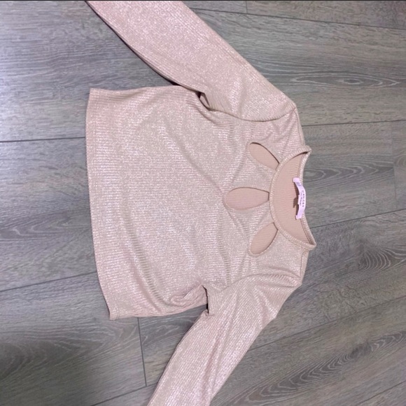 Pink crop. Brand new. Never worn. No tag - Picture 3 of 3